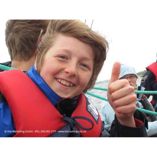 Echo action 03 Echo action 03