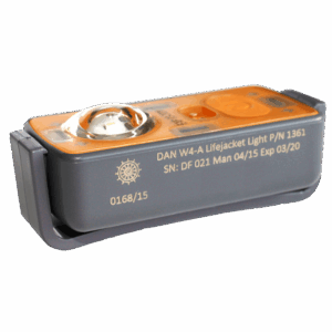 W4 a_1361_lifejacket_light_clip_1961_750px