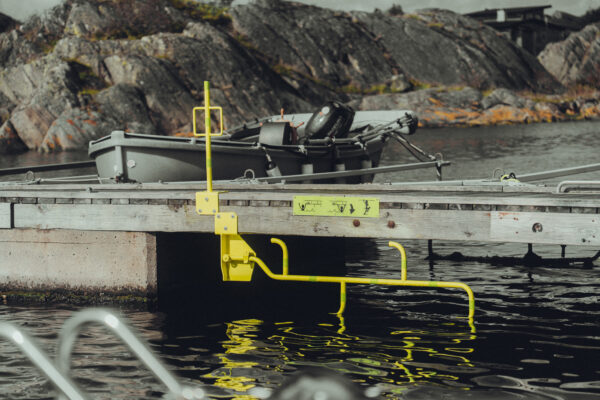 Kääntötikas alakiinnitys Kääntötikas alakiinnitys